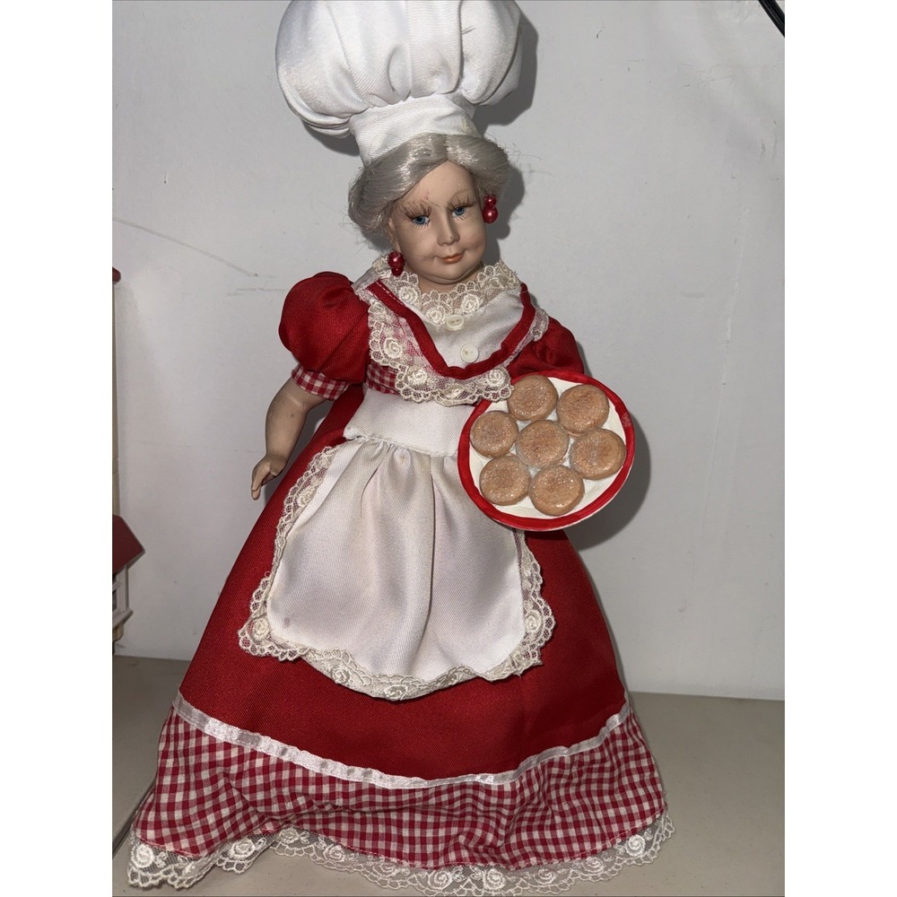 Porcelain Mrs Clause Tree Topper W/ Tray Of Cookies